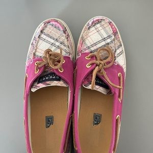 Womens size 8.5 Sperrys. Lightly worn